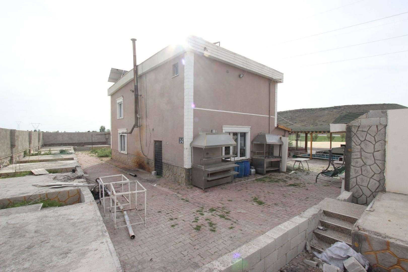 SİVAS YOLUNA CEPHE 415 M² SATILIK DÜKKAN, DUBLEKS EV İLE ARSASI /950000TL