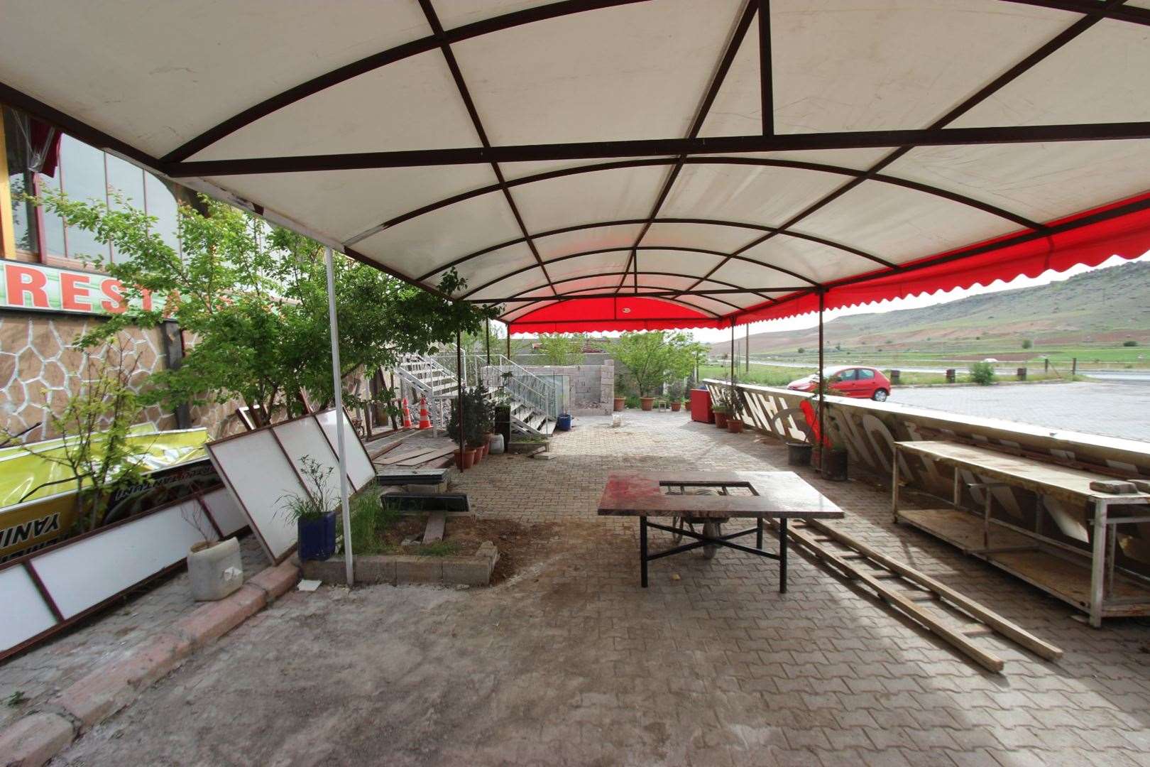 SİVAS YOLUNA CEPHE 415 M² SATILIK DÜKKAN, DUBLEKS EV İLE ARSASI /950000TL