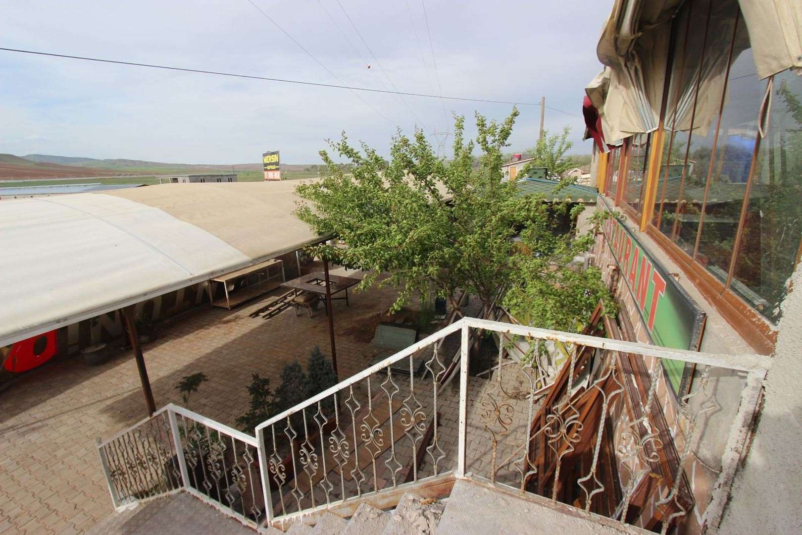 SİVAS YOLUNA CEPHE 415 M² SATILIK DÜKKAN, DUBLEKS EV İLE ARSASI /950000TL