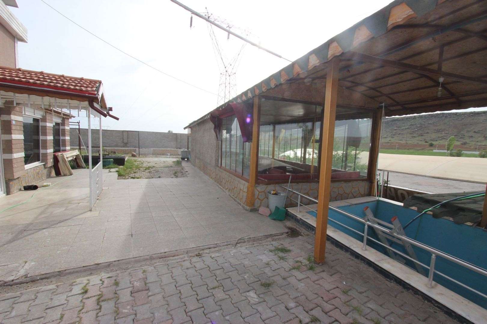 SİVAS YOLUNA CEPHE 415 M² SATILIK DÜKKAN, DUBLEKS EV İLE ARSASI /950000TL