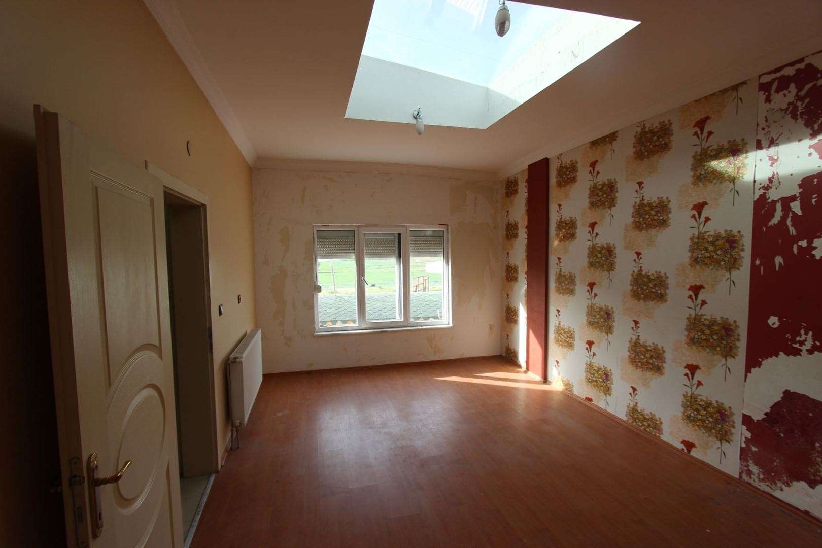 SİVAS YOLUNA CEPHE 415 M² SATILIK DÜKKAN, DUBLEKS EV İLE ARSASI /950000TL