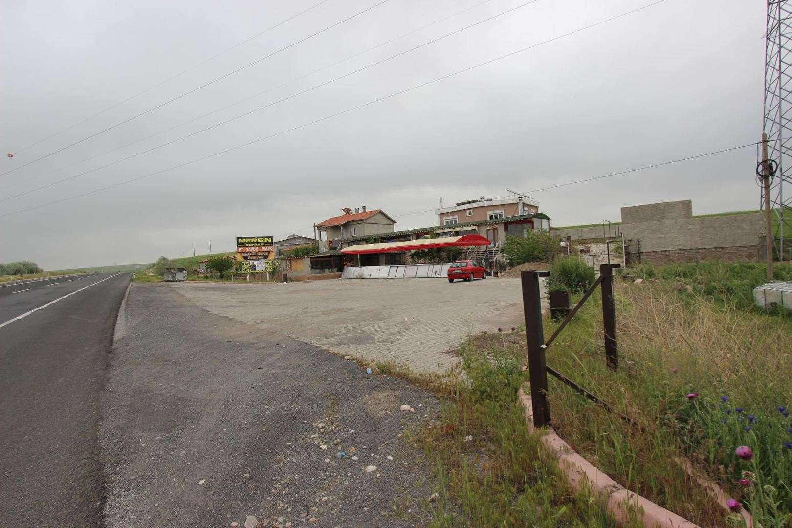 SİVAS YOLUNA CEPHE 415 M² SATILIK DÜKKAN, DUBLEKS EV İLE ARSASI /950000TL